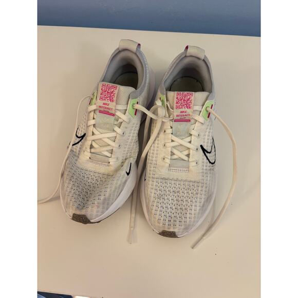 Nike Interact Run White Black Green Womens Size 9 - $140 - Picture 5 of 8